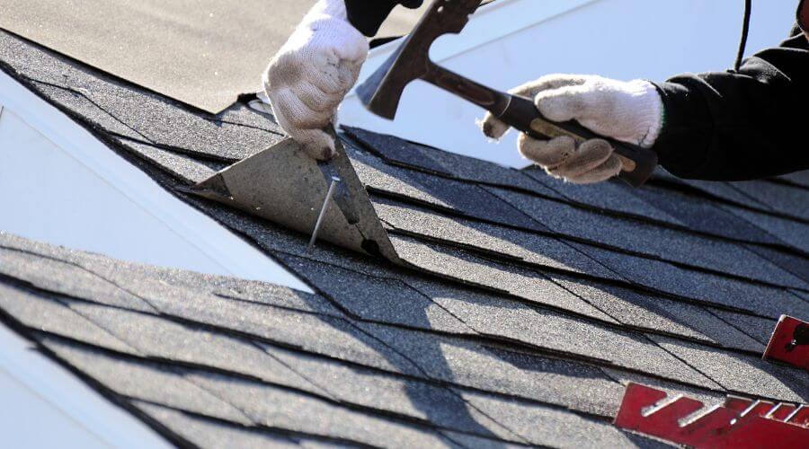 Professional gutter cleaning in Ravenwood, MO